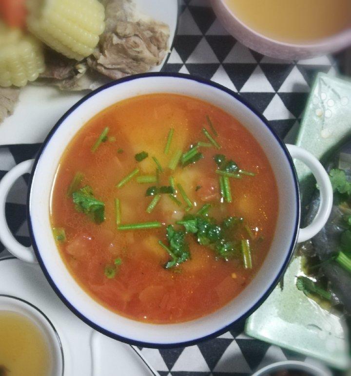 超级浓超好喝的番茄土豆汤