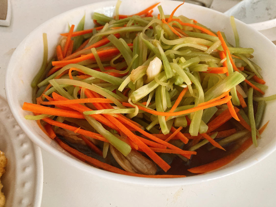 凉拌青笋（莴笋）