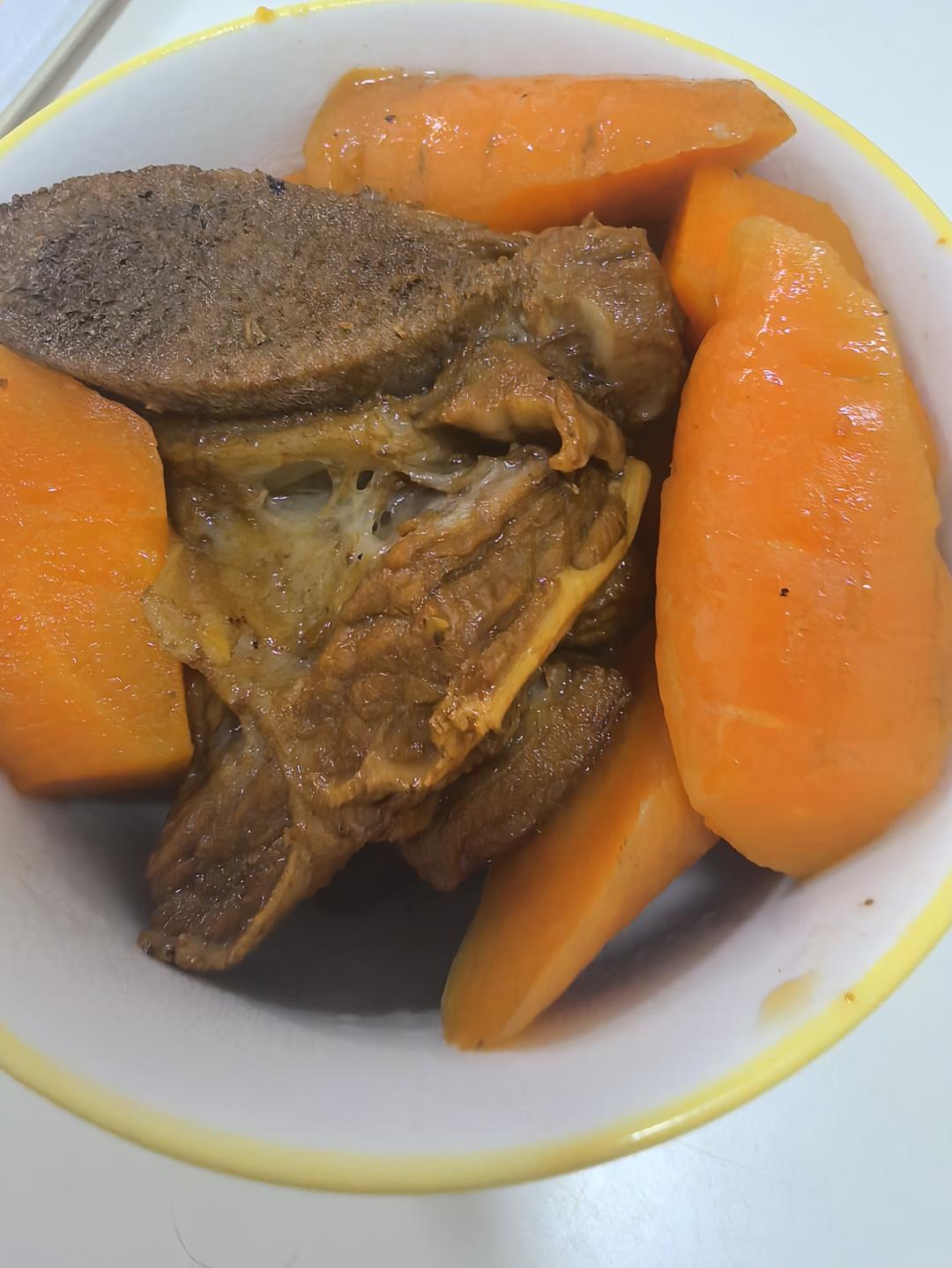不加任何香料的红烧牛肋排段