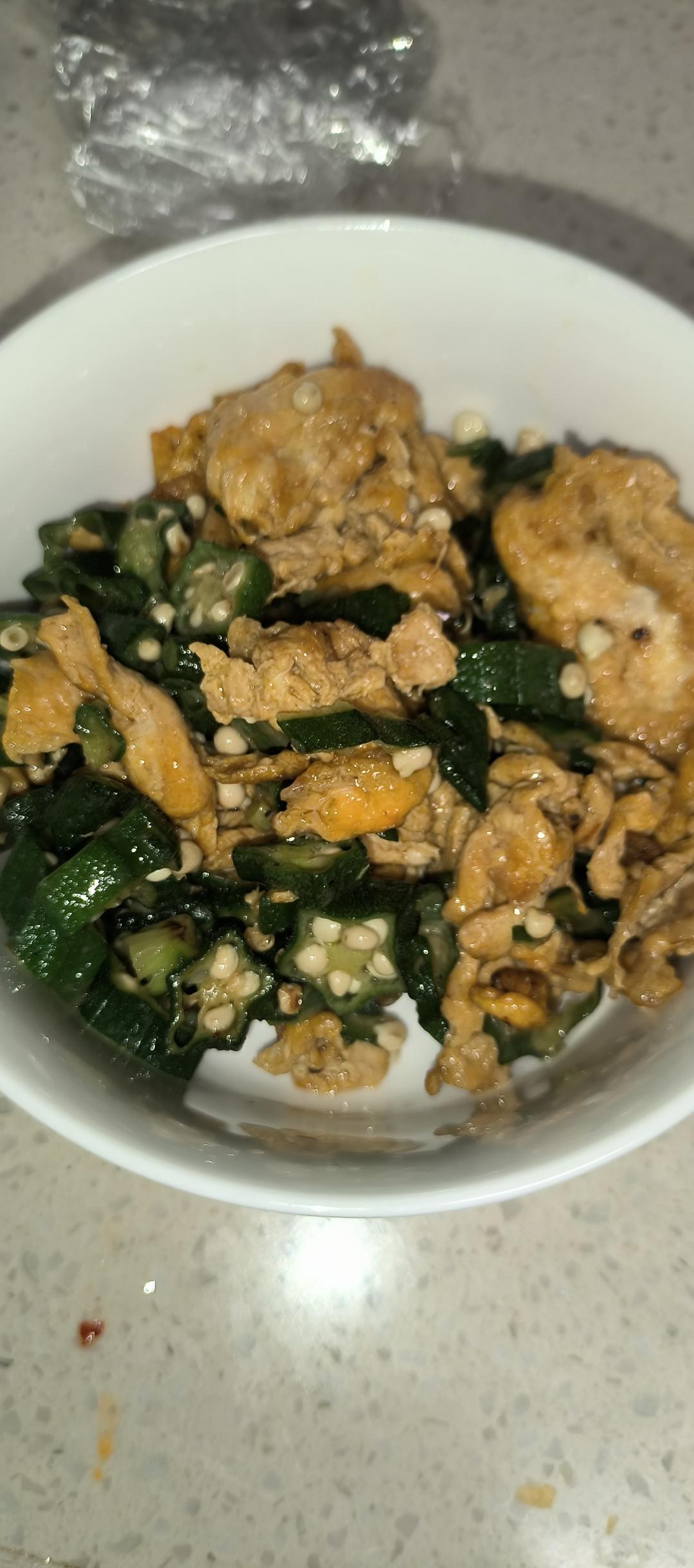 低脂低卡，好吃不胖的秋葵炒鸡蛋，巨好吃