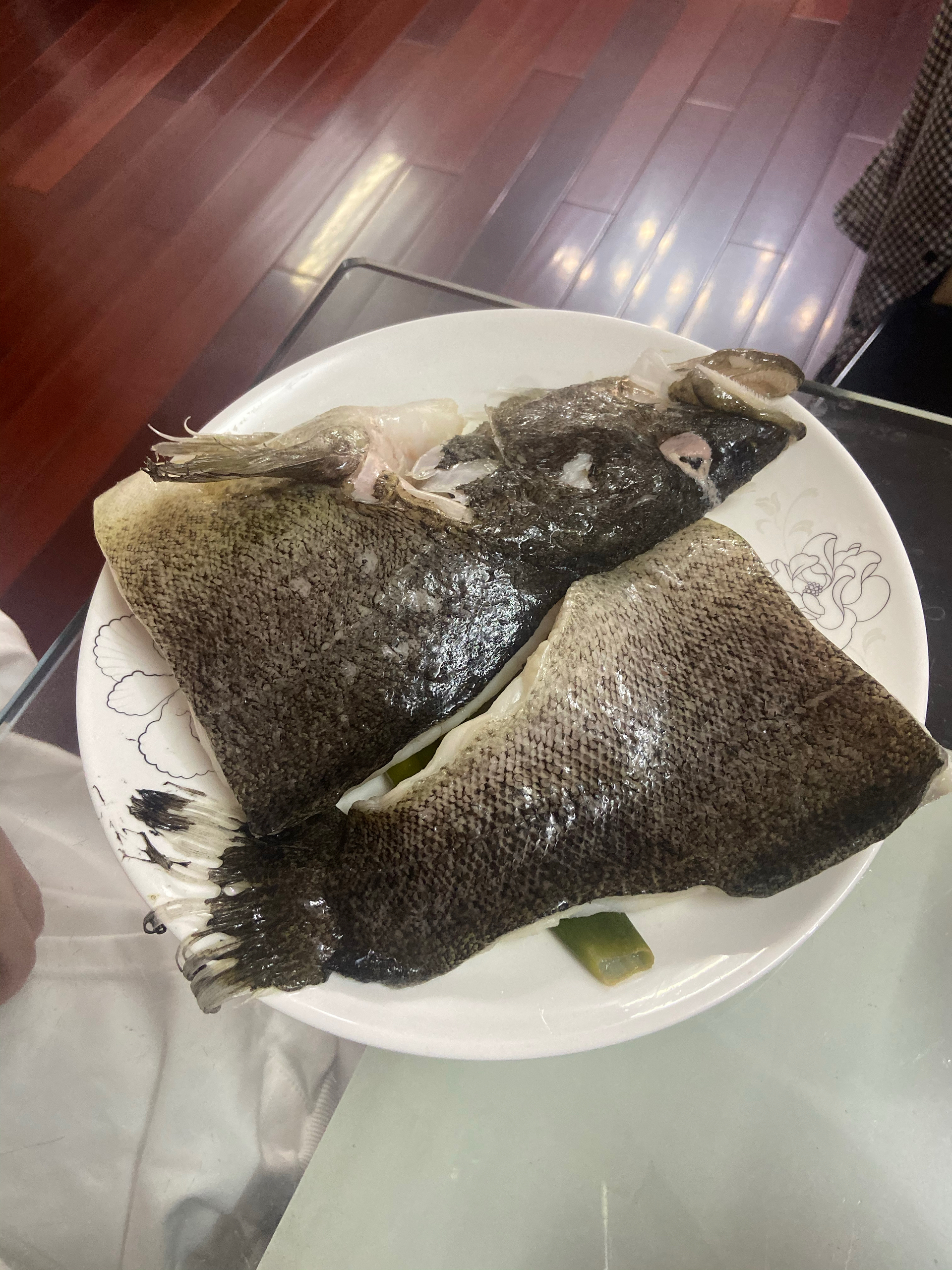 红烧大黄鱼+清蒸鲈鱼