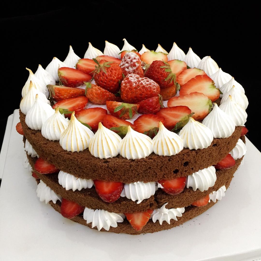 沐沐_烘焙做的草莓的圆舞曲-巧克力裸蛋糕