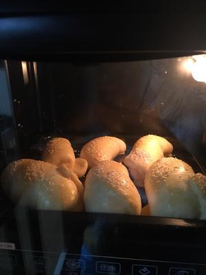 自家烤的面包不输给外面的面包，第一次做很成功的做法 步骤9