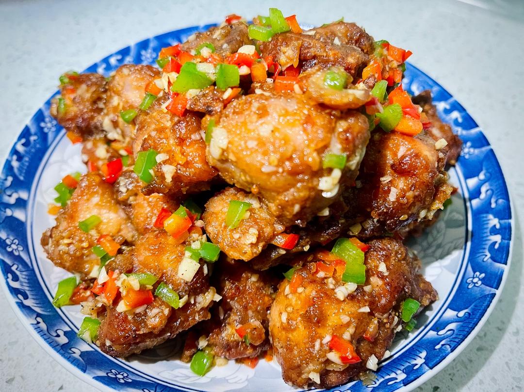 香掉牙的椒盐蒜香骨的做法