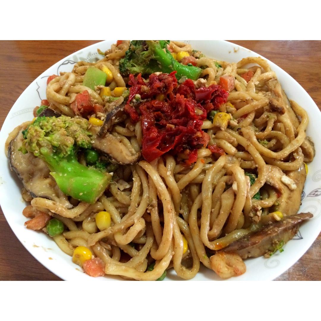 小鲸鱼的饲养员做的xo酱耳光炒面