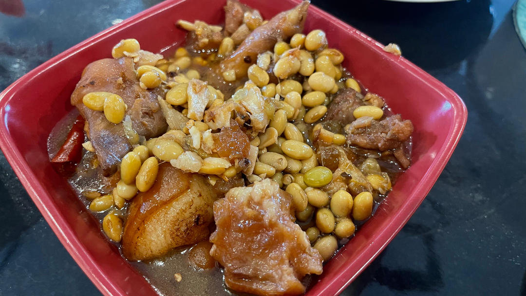 流口水的黄豆炖猪蹄     （参考黄小厨版本）