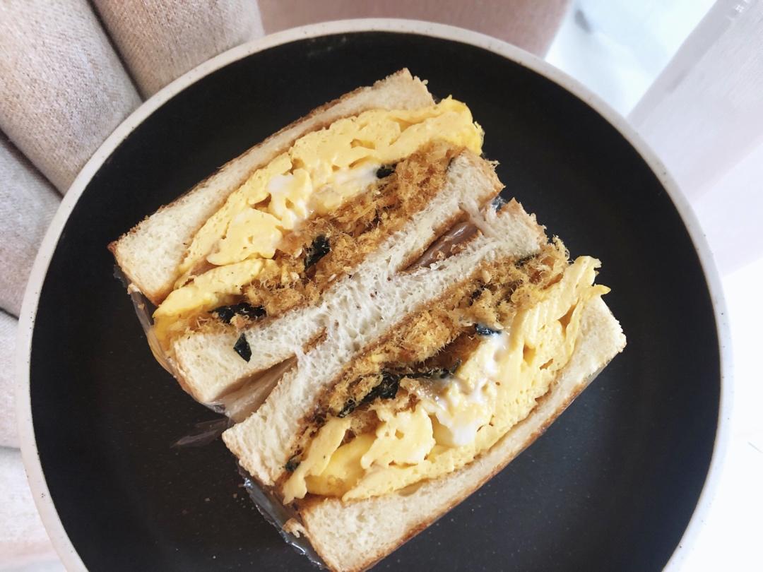 lewisbaby做的肉松鸡蛋沙拉三明治