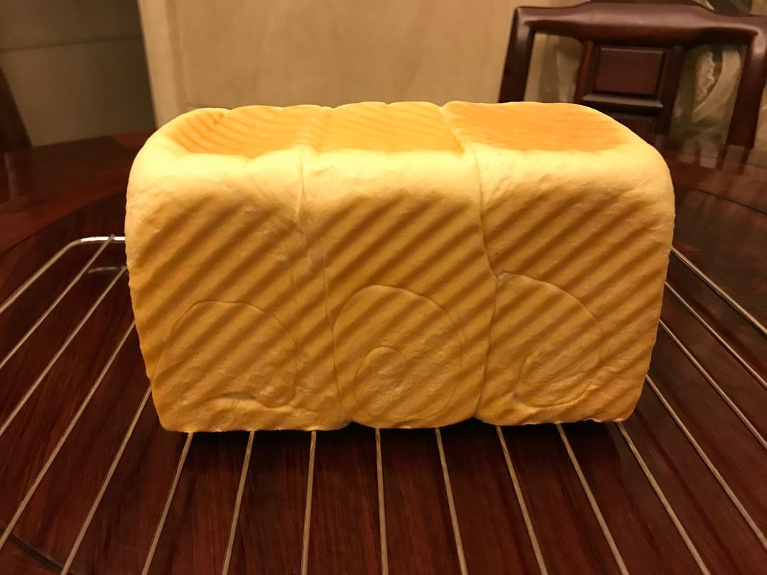 只需一次发酵的超软吐司（附面包机揉手套膜攻略）