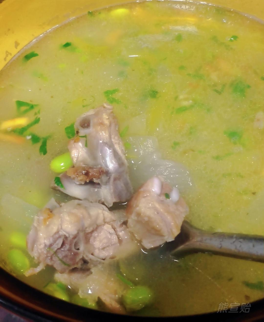 汤鲜味美，夏天必烧的冬瓜毛豆炖排骨