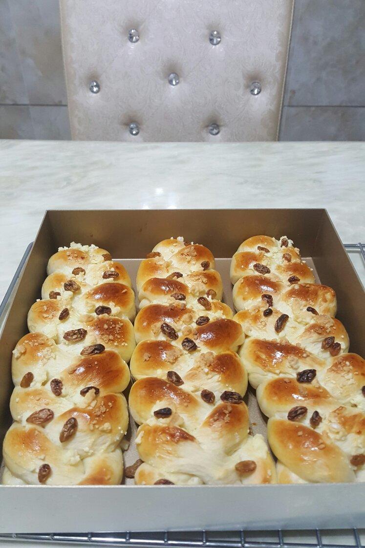 bo妈爱烘焙做的葡萄干奶酥辫子面包