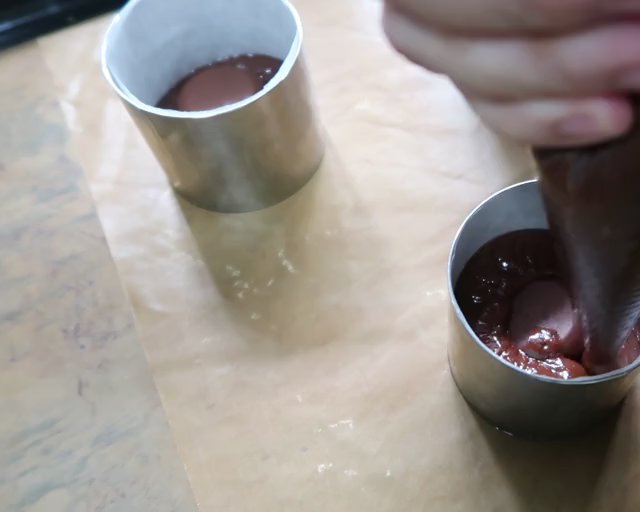 酒心熔岩巧克力蛋糕的做法 步骤17