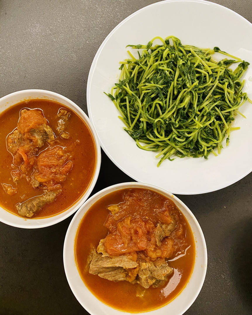 汤浓肉嫩的番茄牛腩，牛腩软烂秘法