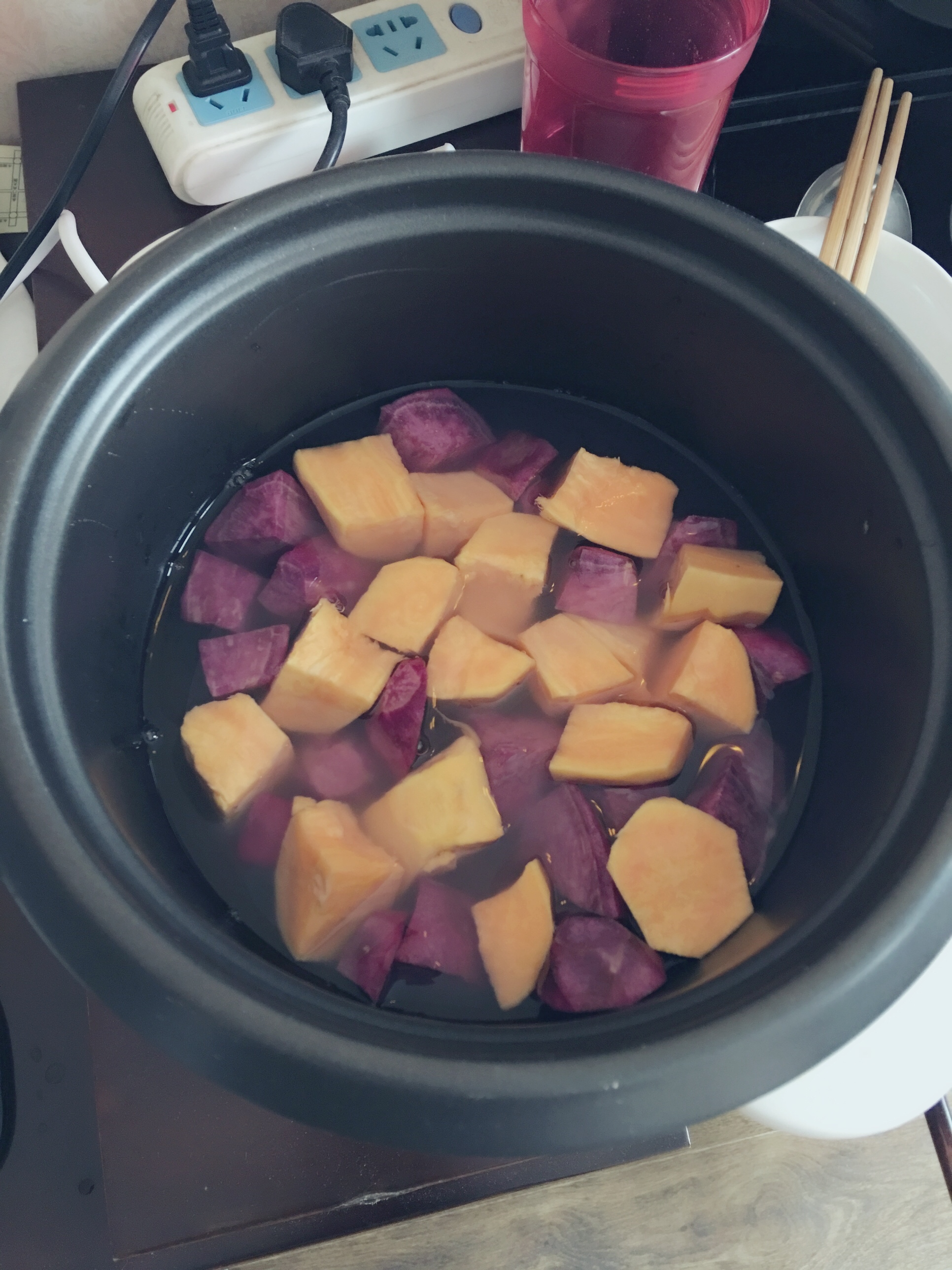电饭锅版红薯紫薯甜粥的做法 步骤1