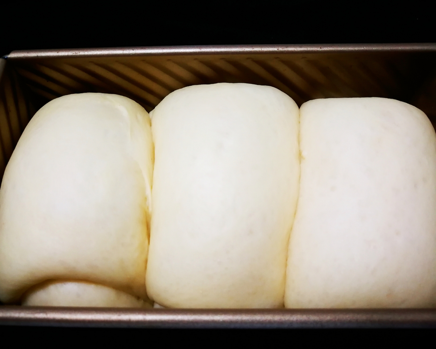 可以拉丝的超级软奶香吐司面包的做法 步骤9