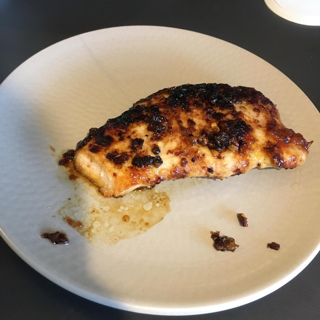 酷炫屌炸天好吃的煎鸡胸肉（香蒜蜂蜜煎鸡胸肉）