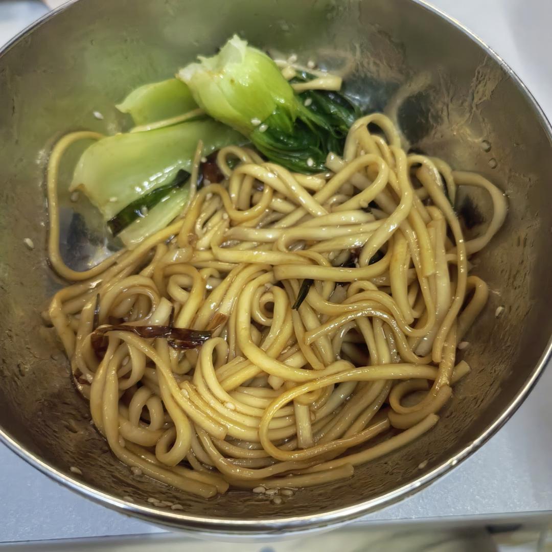10分钟搞定的一碗葱油拌面