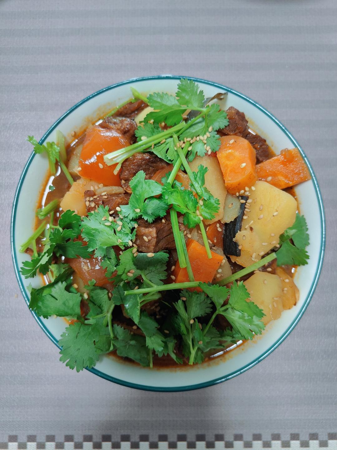 牛肋排炖胡萝卜土豆蕃茄