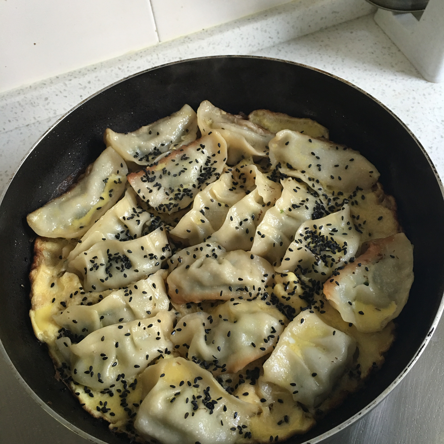 蛋抱煎饺（速冻饺）