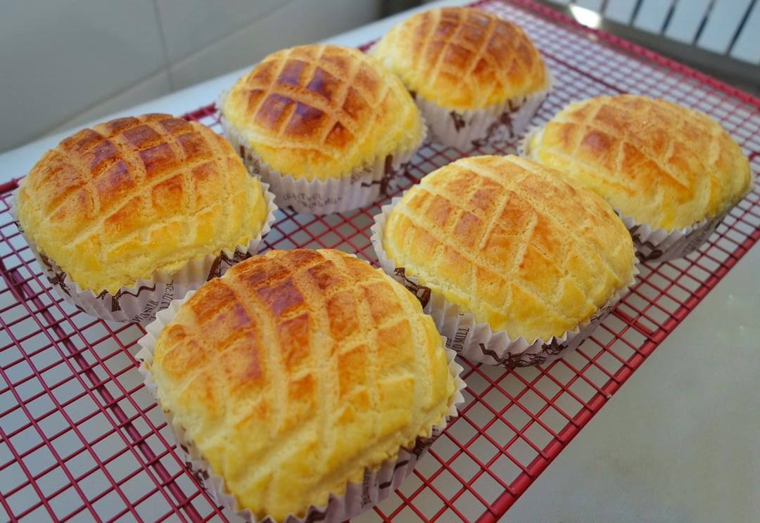 好吃到炸裂的港式菠萝包（附带制作酥皮的小视频）