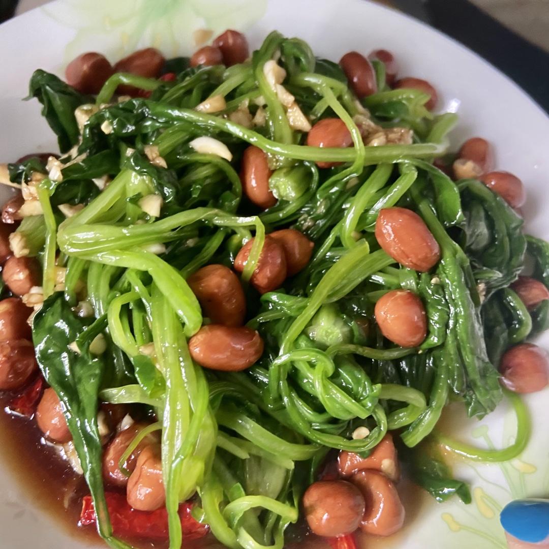 凉拌菠菜花生米