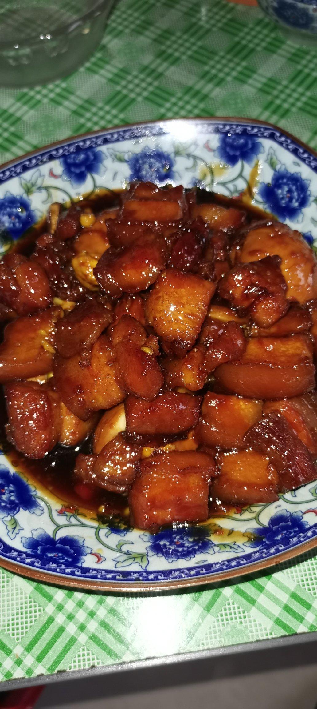 加了鹌鹑蛋后，这盘红烧肉，美味的逆天啦——鹌鹑蛋烧肉（孔瑶食谱）