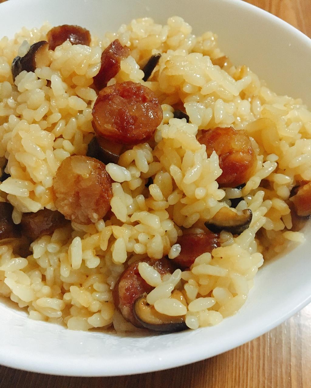 电饭锅版香菇腊肠饭