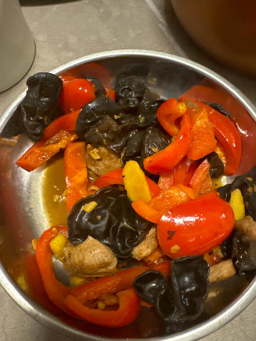 最喜爱的东北菜！木耳炒肉片