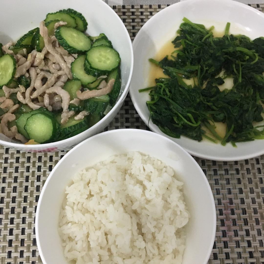 黄瓜肉丝小炒