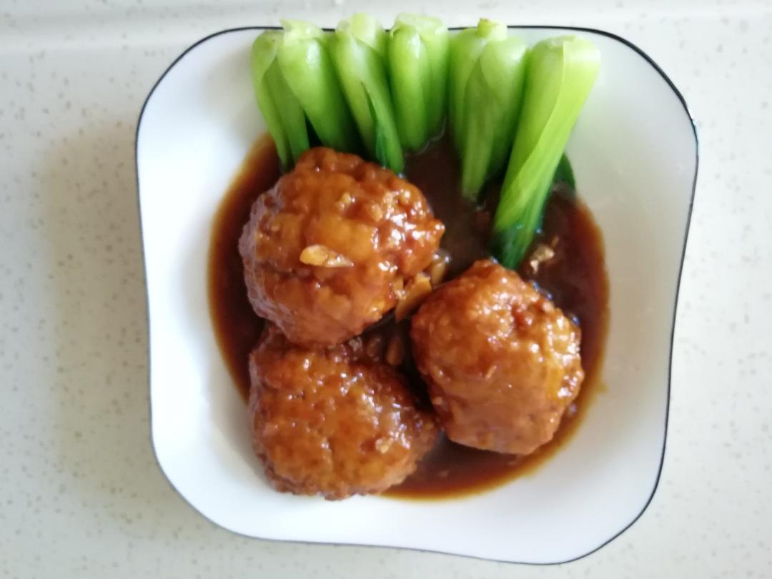 红烧狮子头