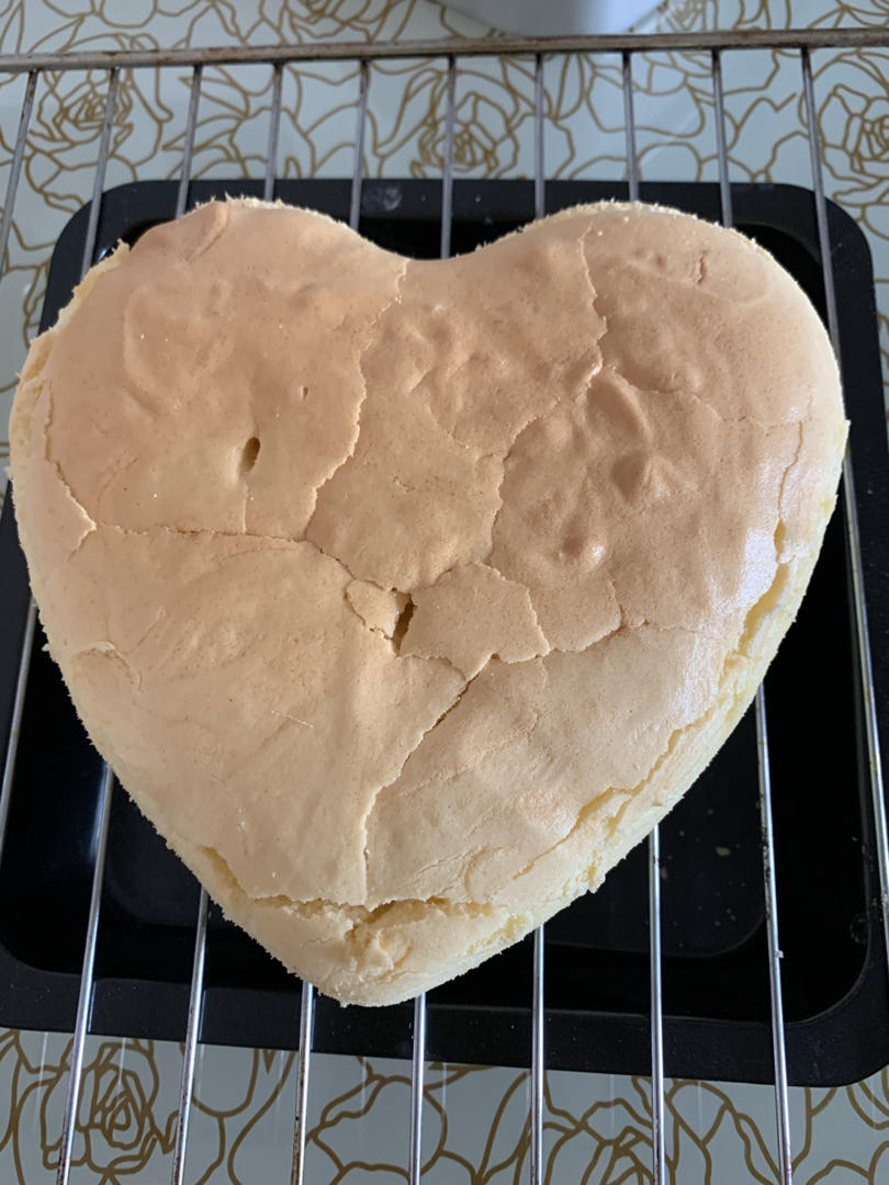 八寸心形戚风蛋糕