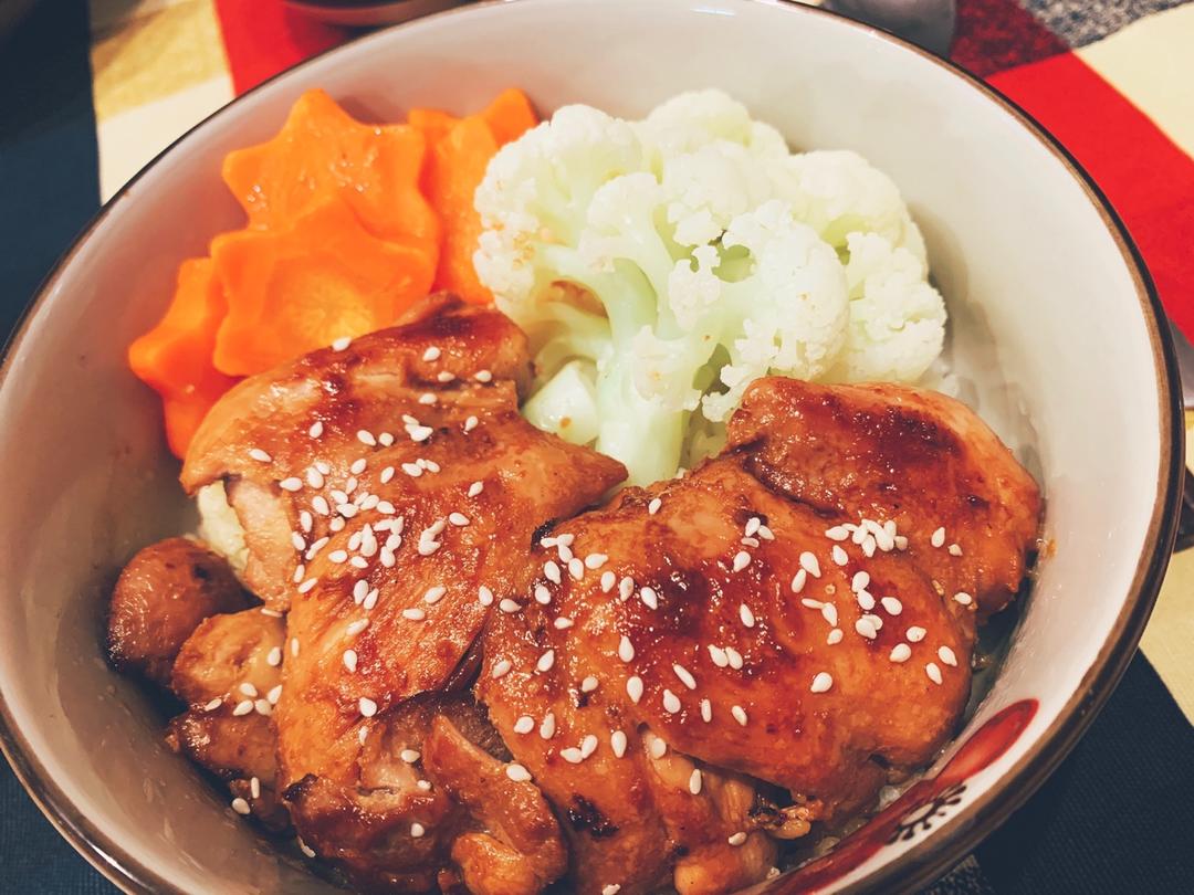 一只照烧鸡腿饭「厨娘物语」