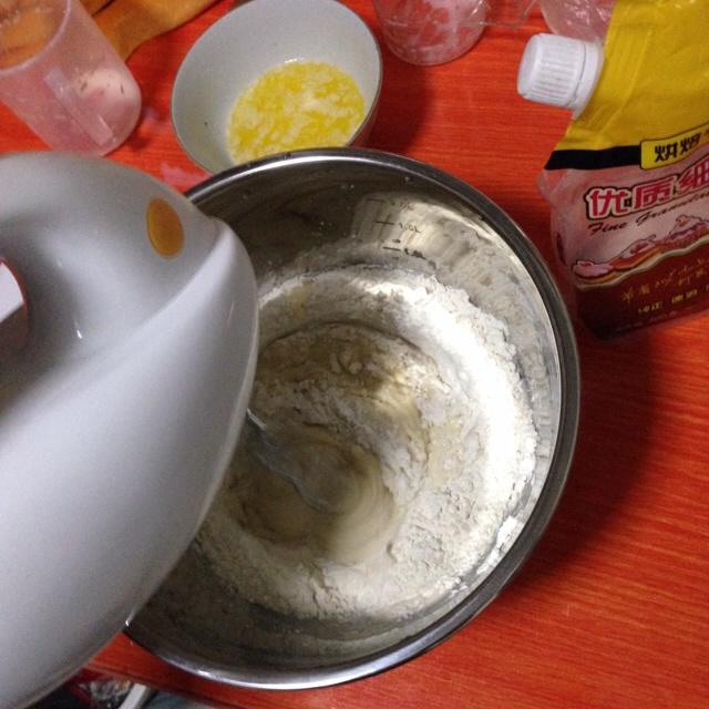 奶香红豆吐司的做法 步骤2