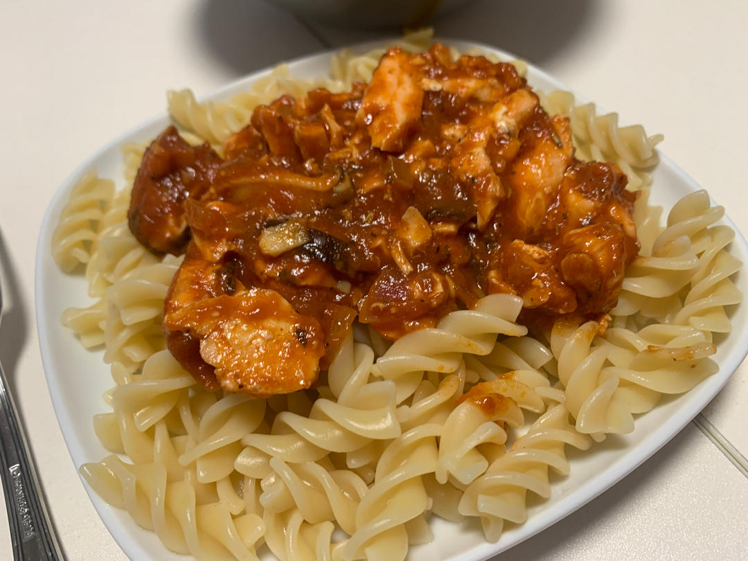creamy salmon tomato pasta 三文鱼番茄意面