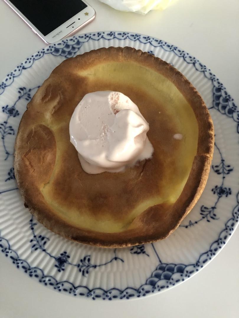 Dutch baby pancake
