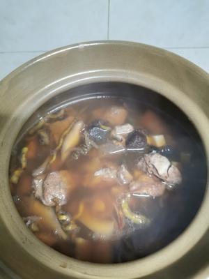 灵芝石斛淮山瘦肉汤的做法 步骤6