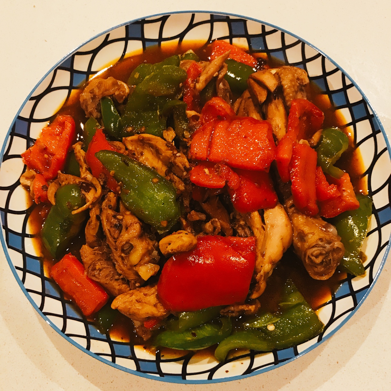 青菜椒炖鸡腿的做法