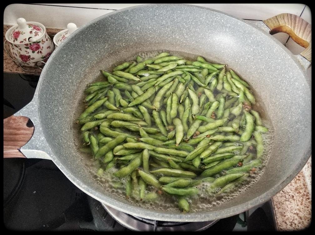 夏季小吃 日料店の枝豆 大排档毛豆和糟香毛豆的做法步骤图 狐狸阿欣 下厨房