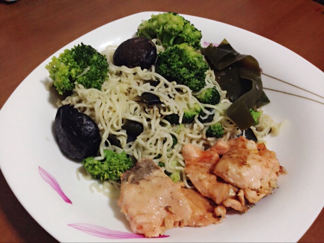 香煎三文鱼意面