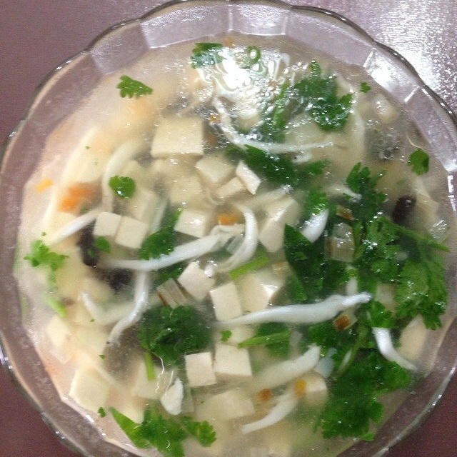 银鱼豆腐汤的做法