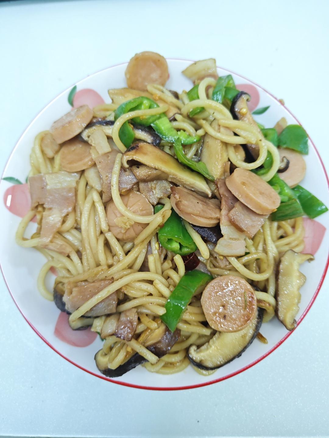 虾仁炒乌冬面～酱汁浓郁，瞬间光盘