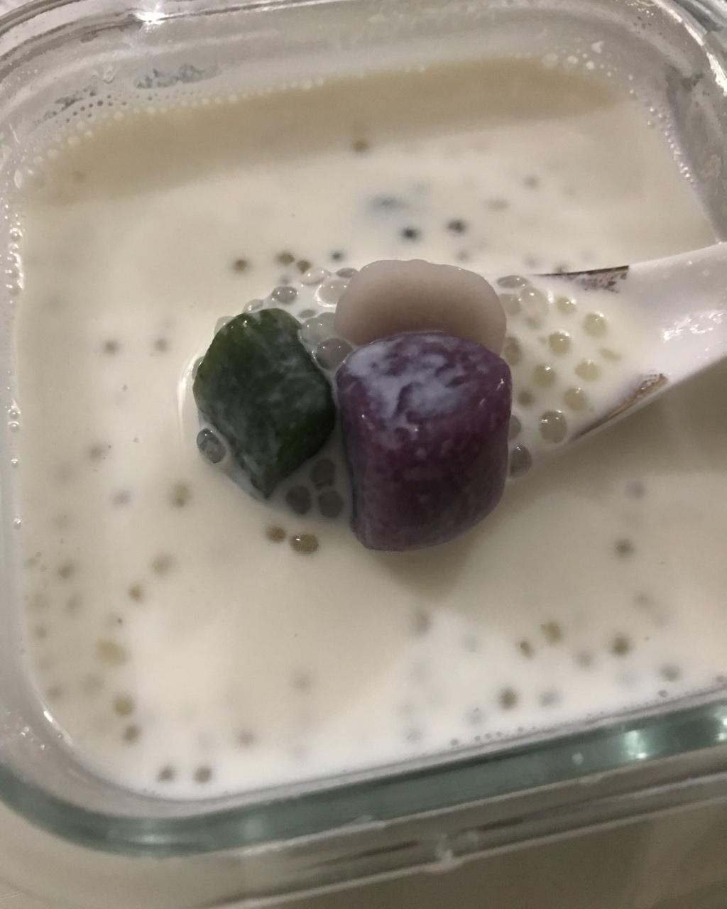 芋圆芒果椰汁西米露