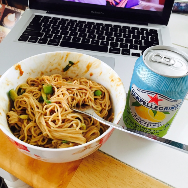 葱油花生酱拌面