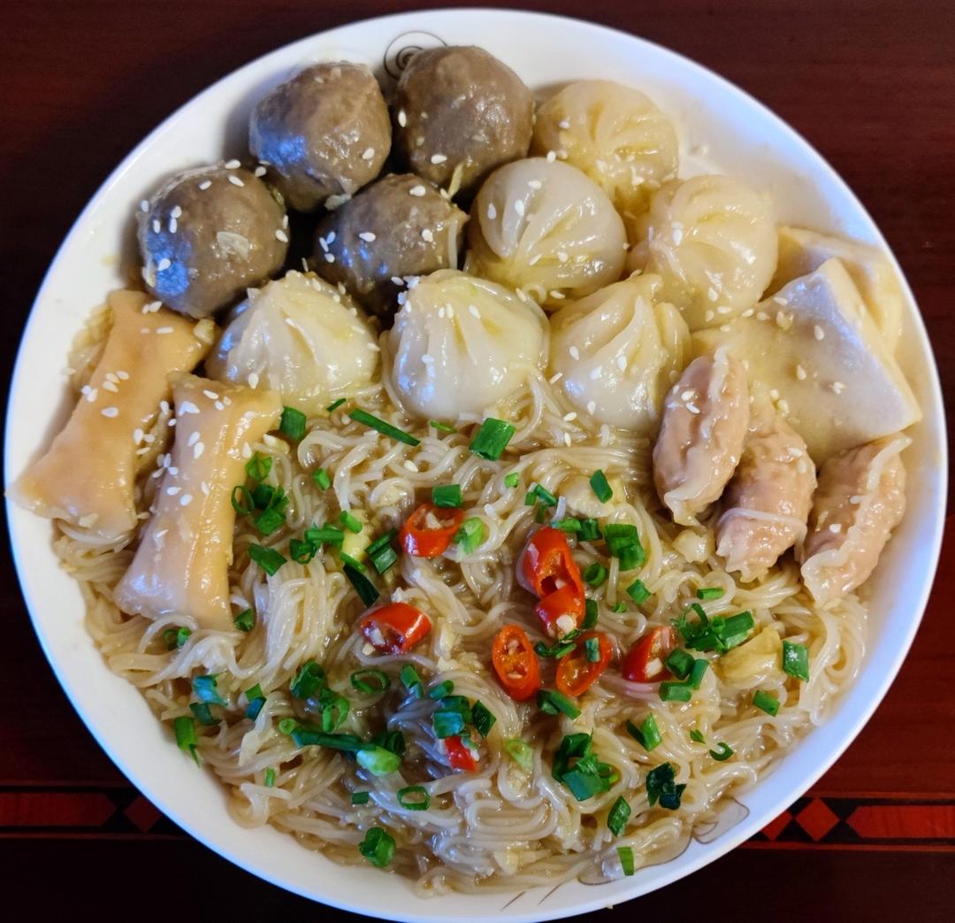 不得不说，这个蒜蓉粉丝煲是粉丝界的天花板