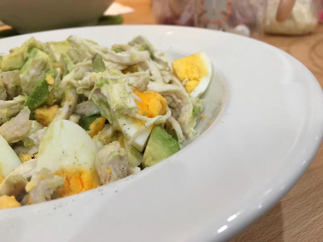 牛油果鸡胸肉沙拉