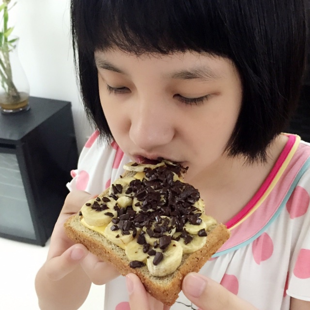 烤香蕉花生吐司
