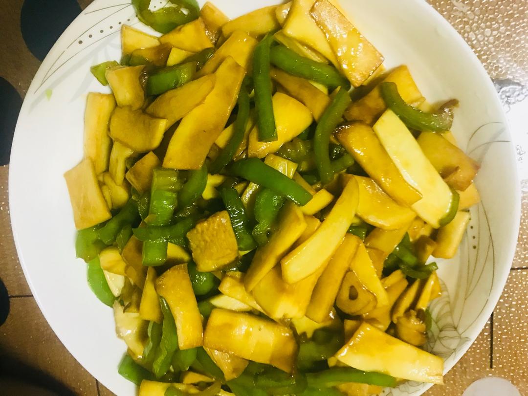 青椒素炒杏鲍菇