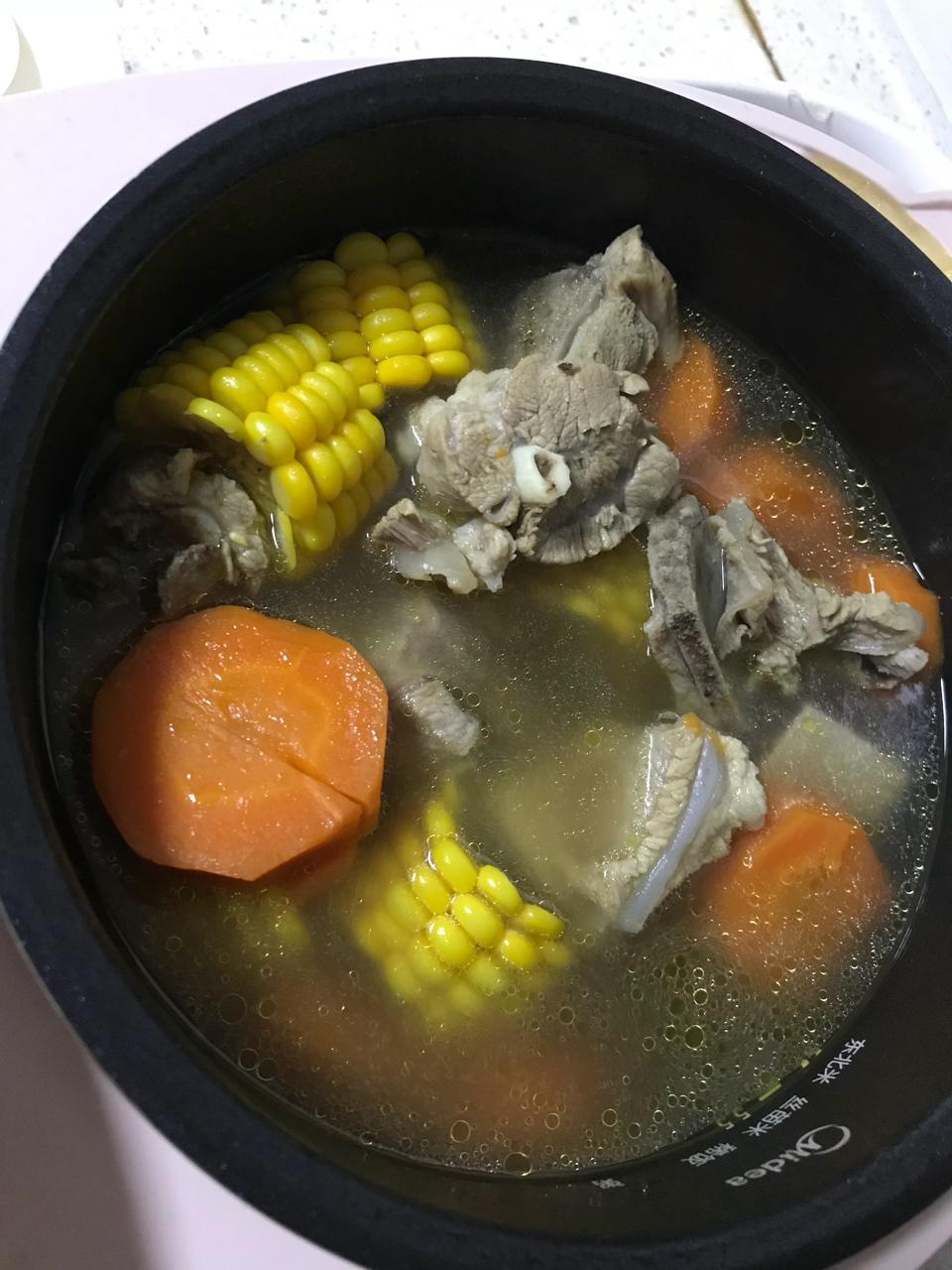 排骨玉米汤