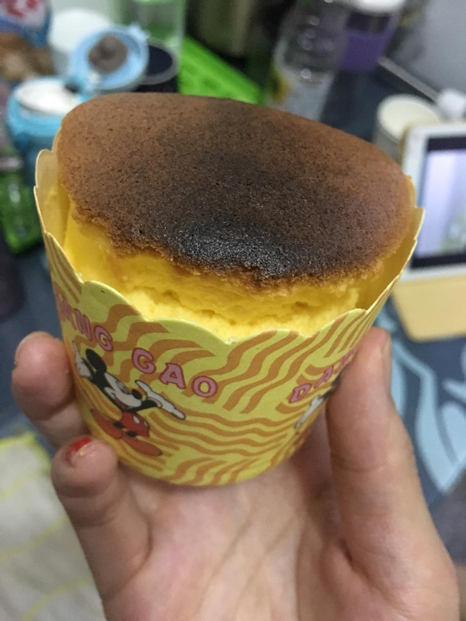 戚风杯子蛋糕^_^不开裂不回缩喔～
