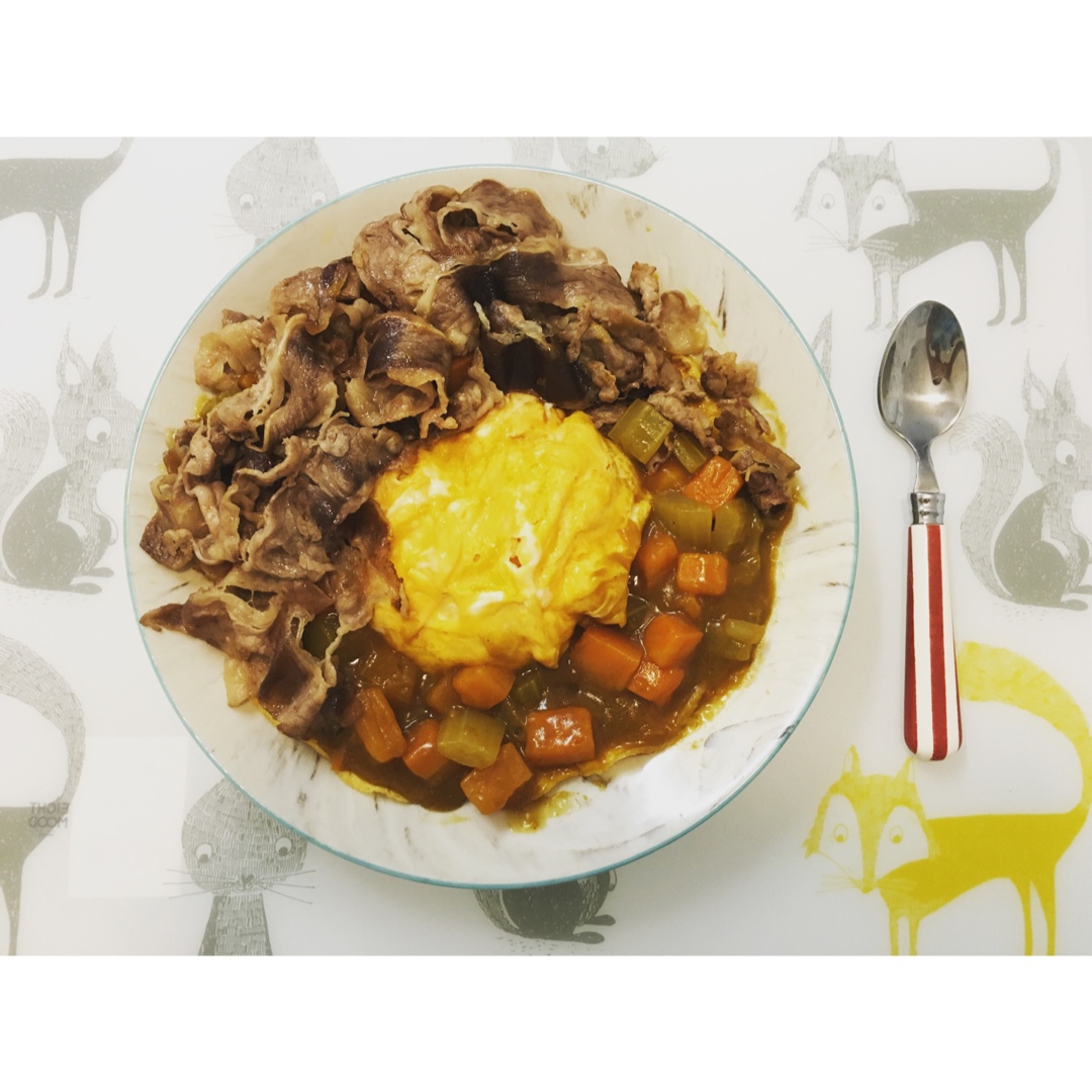 咖喱肥牛蛋包饭
