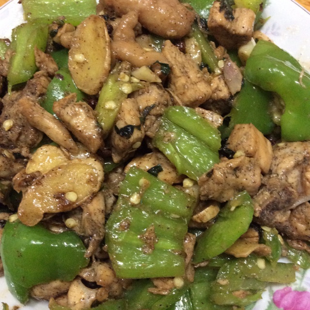 彩椒炒鸡丁